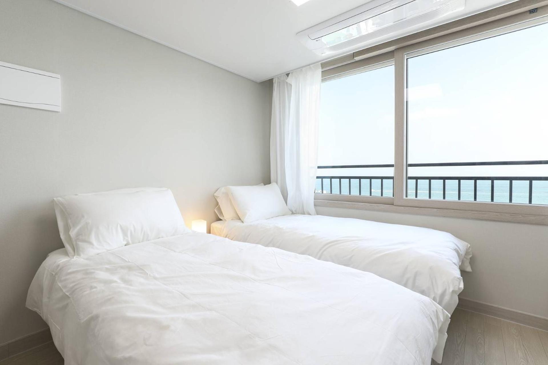 Hotel The First Ocean Songjeong à Busan Extérieur photo