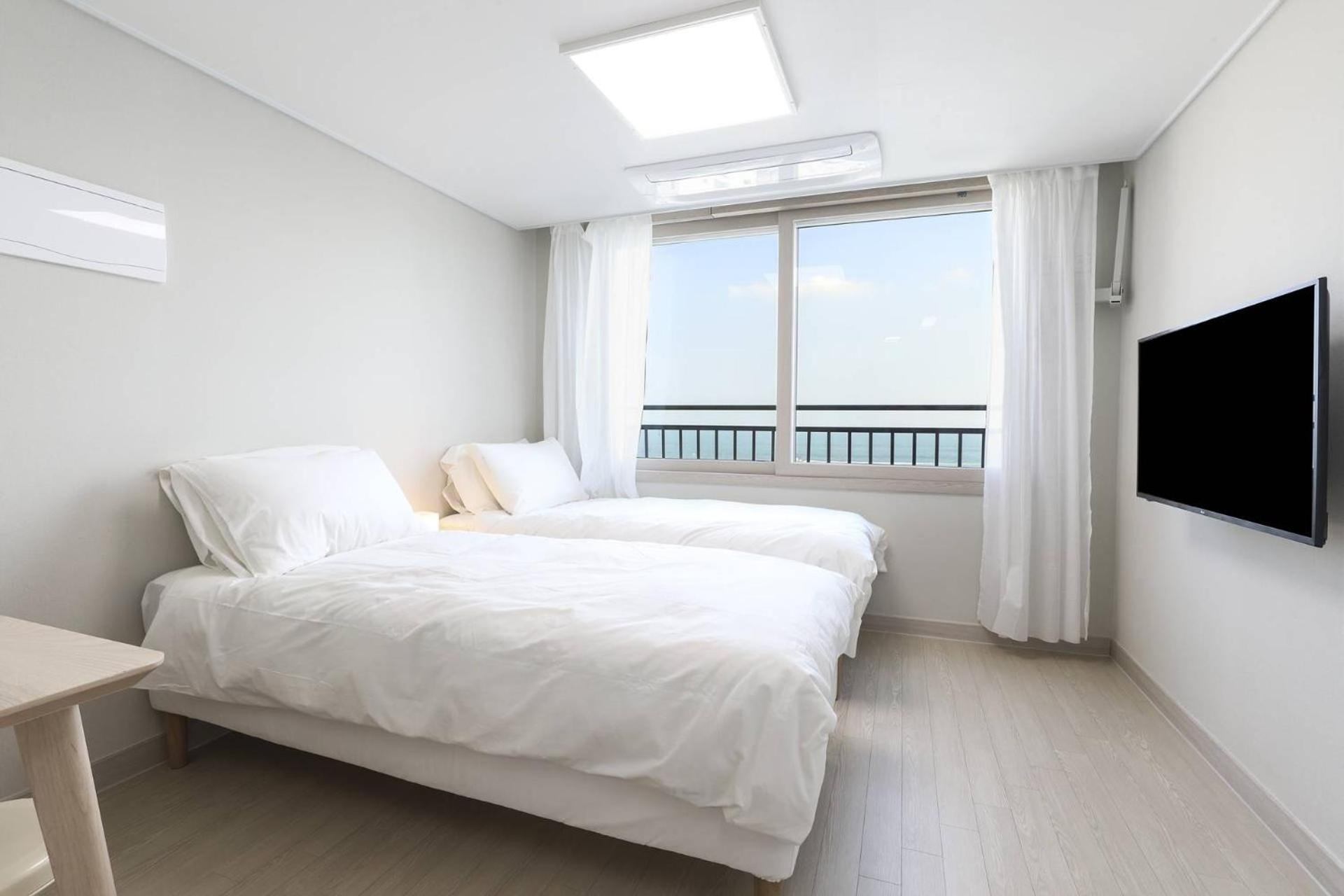 Hotel The First Ocean Songjeong à Busan Extérieur photo