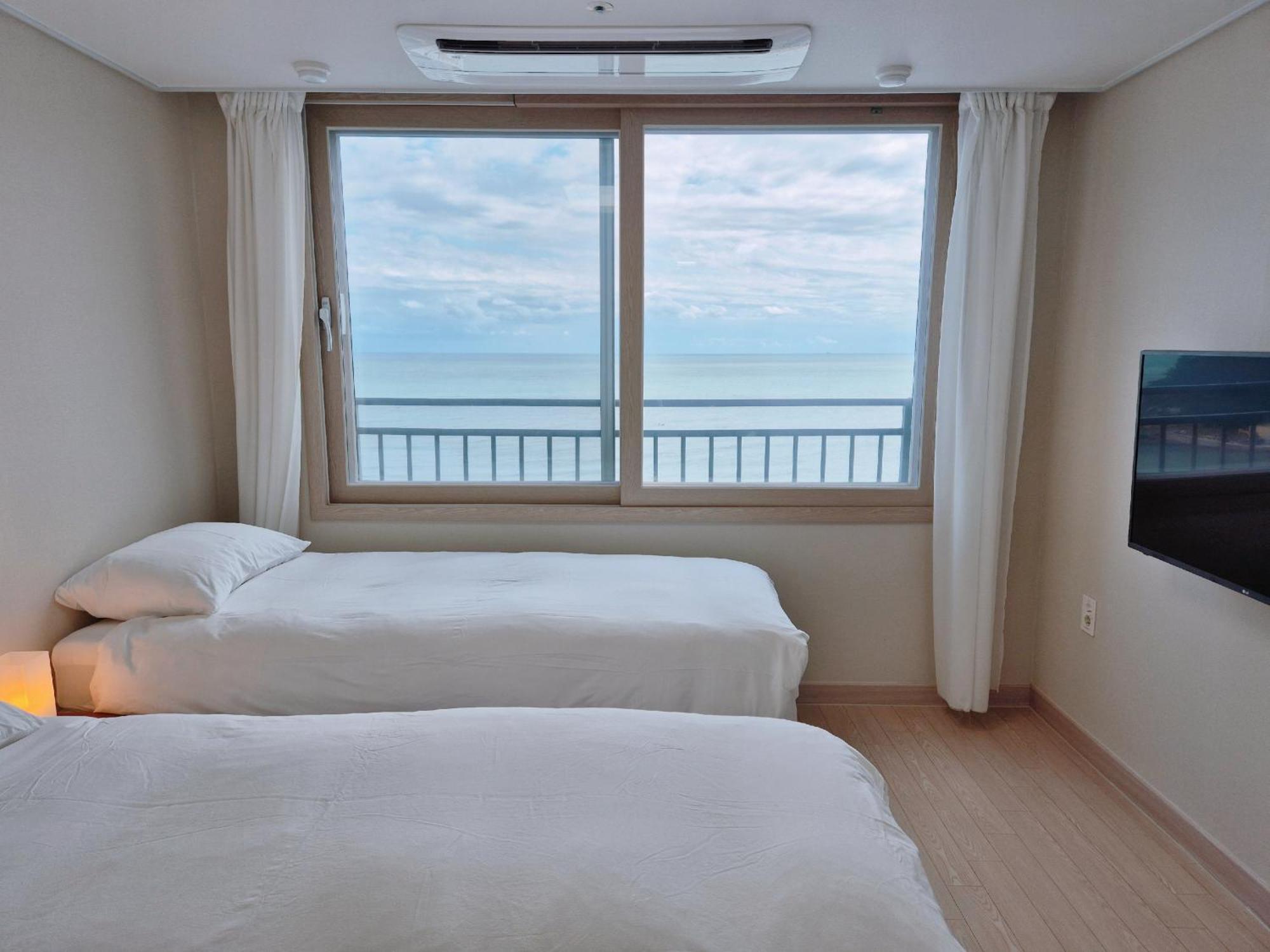 Hotel The First Ocean Songjeong à Busan Extérieur photo