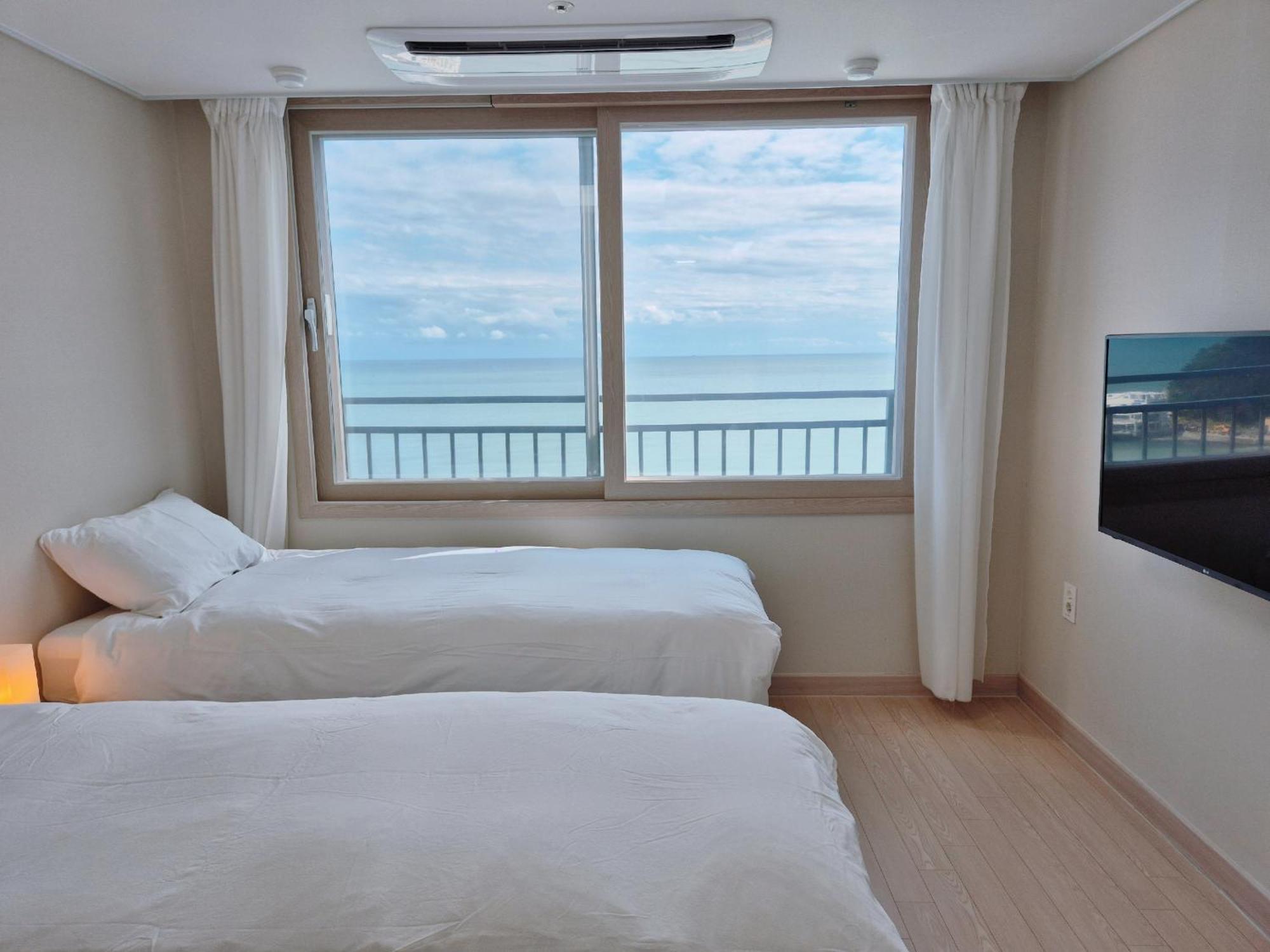 Hotel The First Ocean Songjeong à Busan Extérieur photo