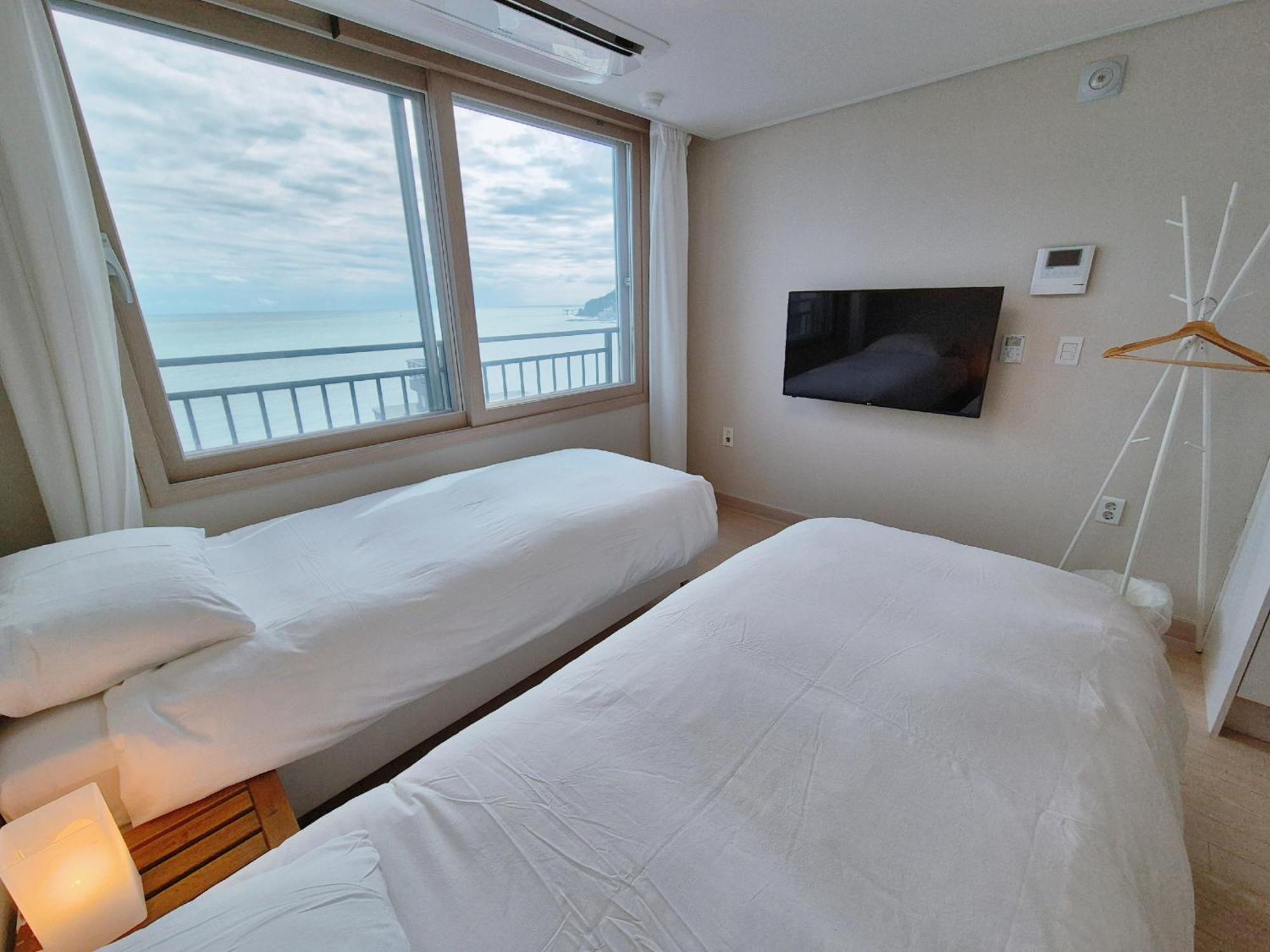 Hotel The First Ocean Songjeong à Busan Extérieur photo