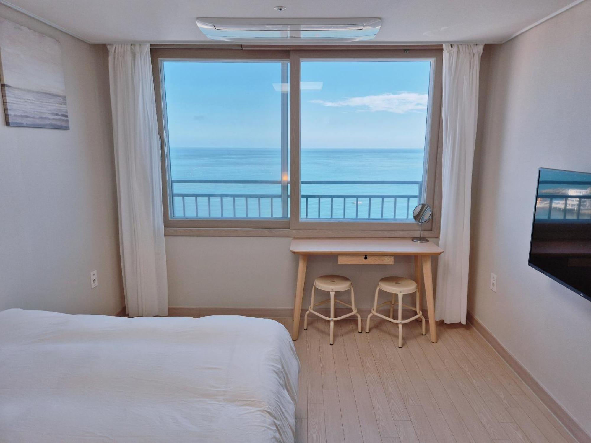 Hotel The First Ocean Songjeong à Busan Extérieur photo