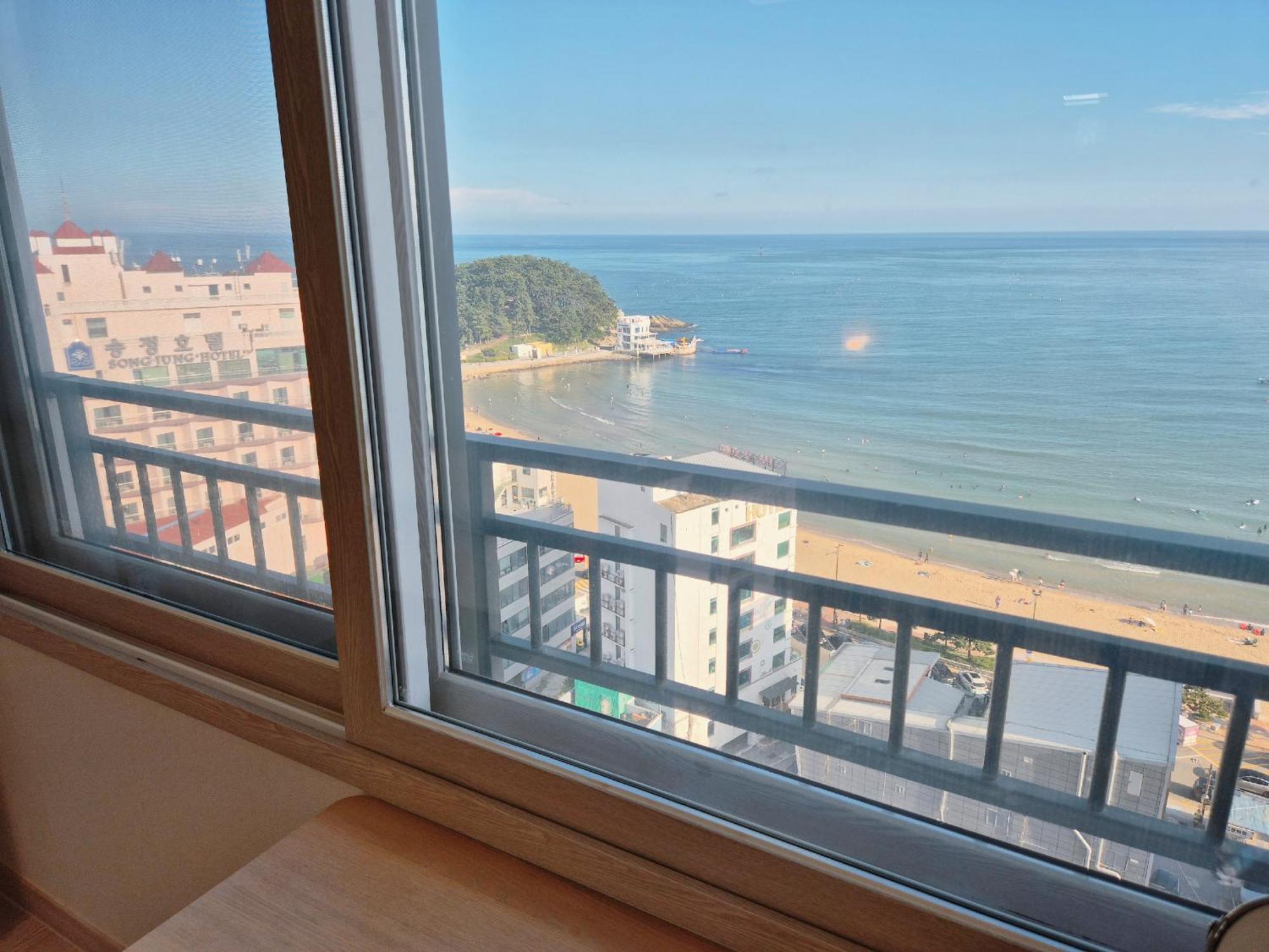 Hotel The First Ocean Songjeong à Busan Extérieur photo