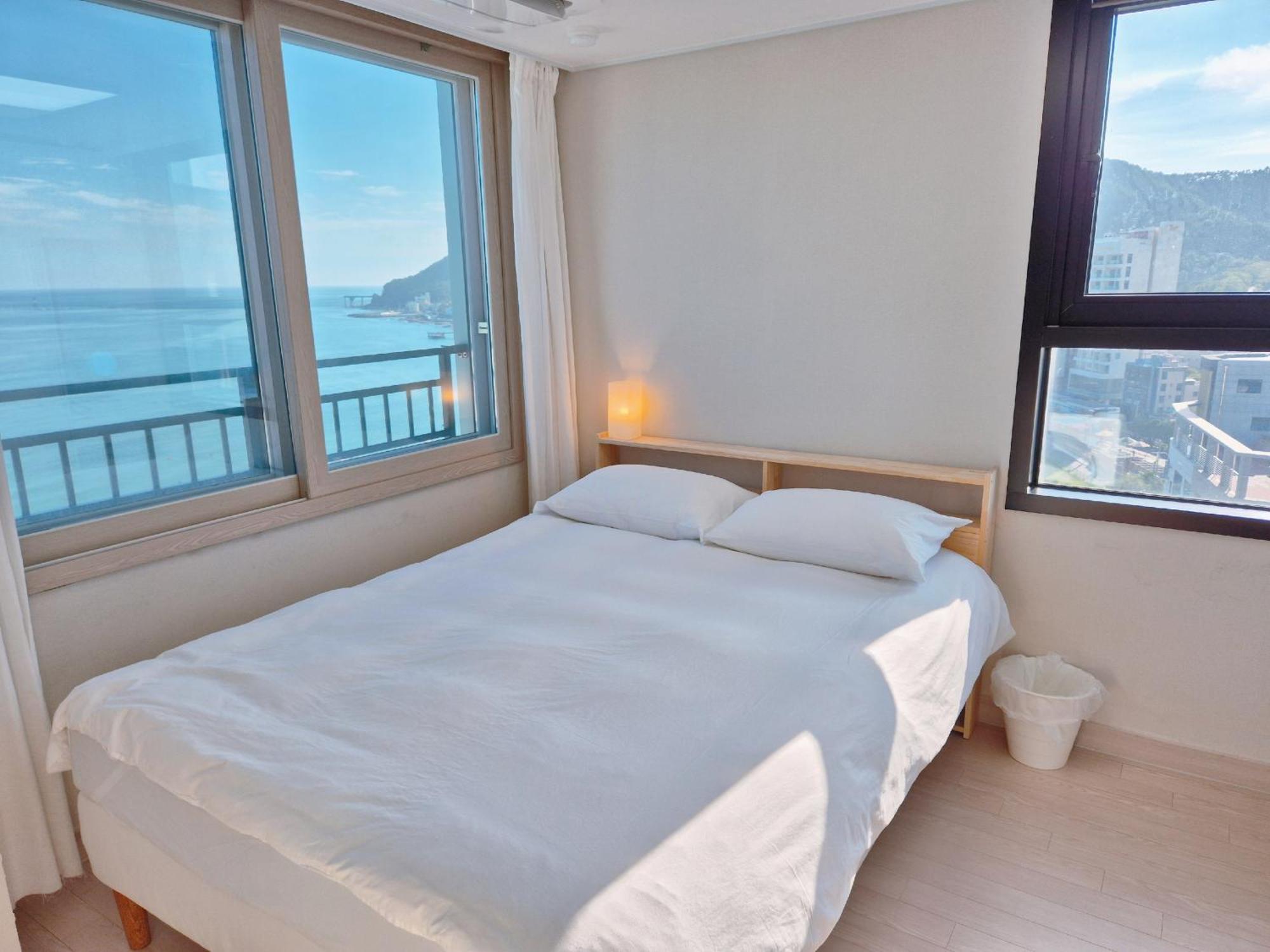 Hotel The First Ocean Songjeong à Busan Extérieur photo
