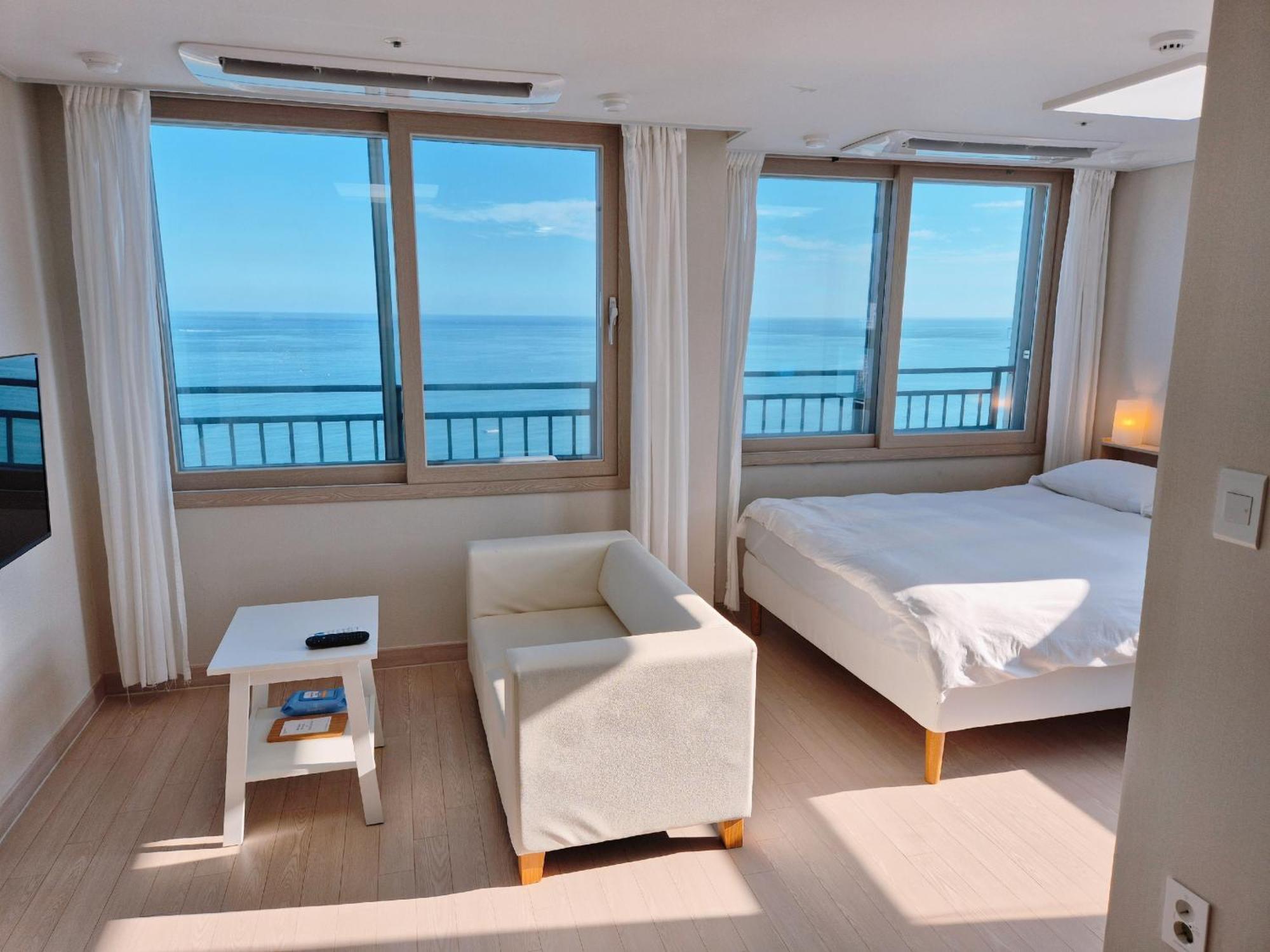 Hotel The First Ocean Songjeong à Busan Extérieur photo