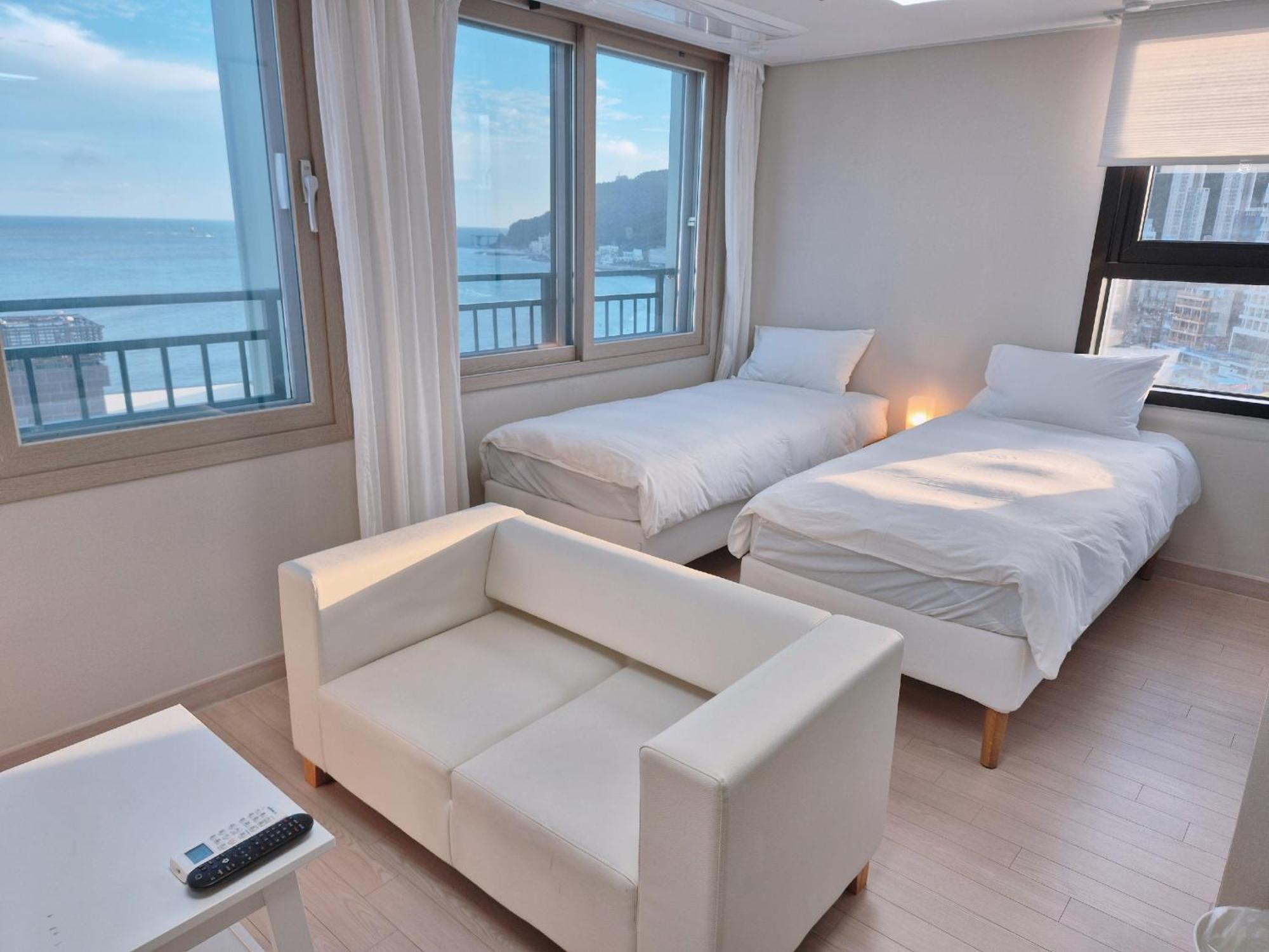 Hotel The First Ocean Songjeong à Busan Extérieur photo