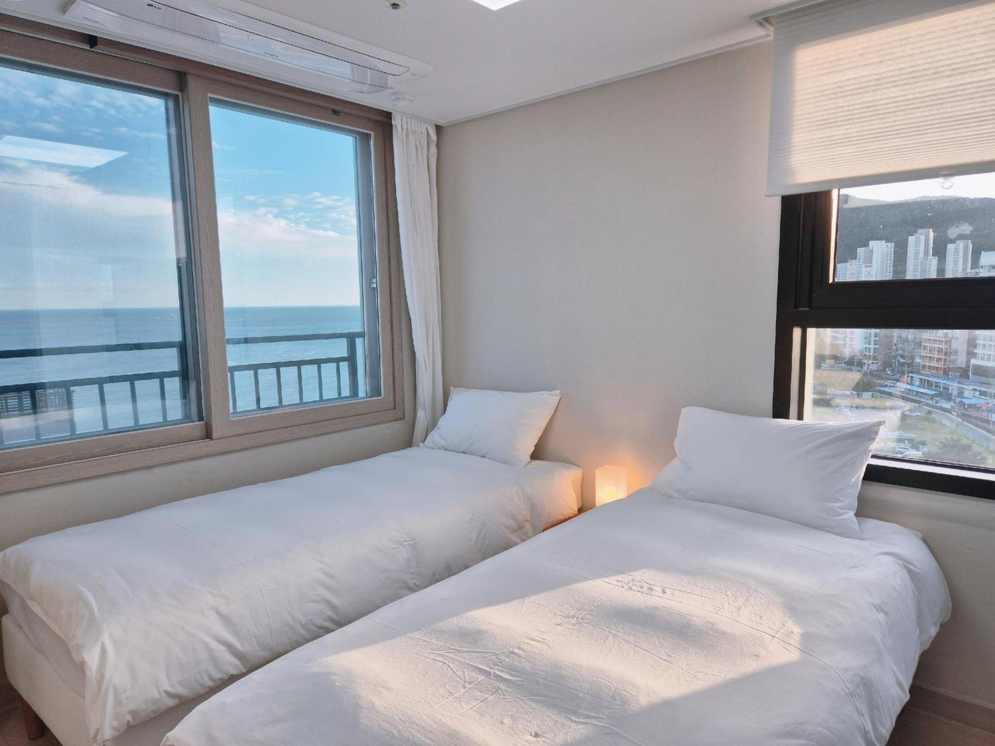 Hotel The First Ocean Songjeong à Busan Extérieur photo