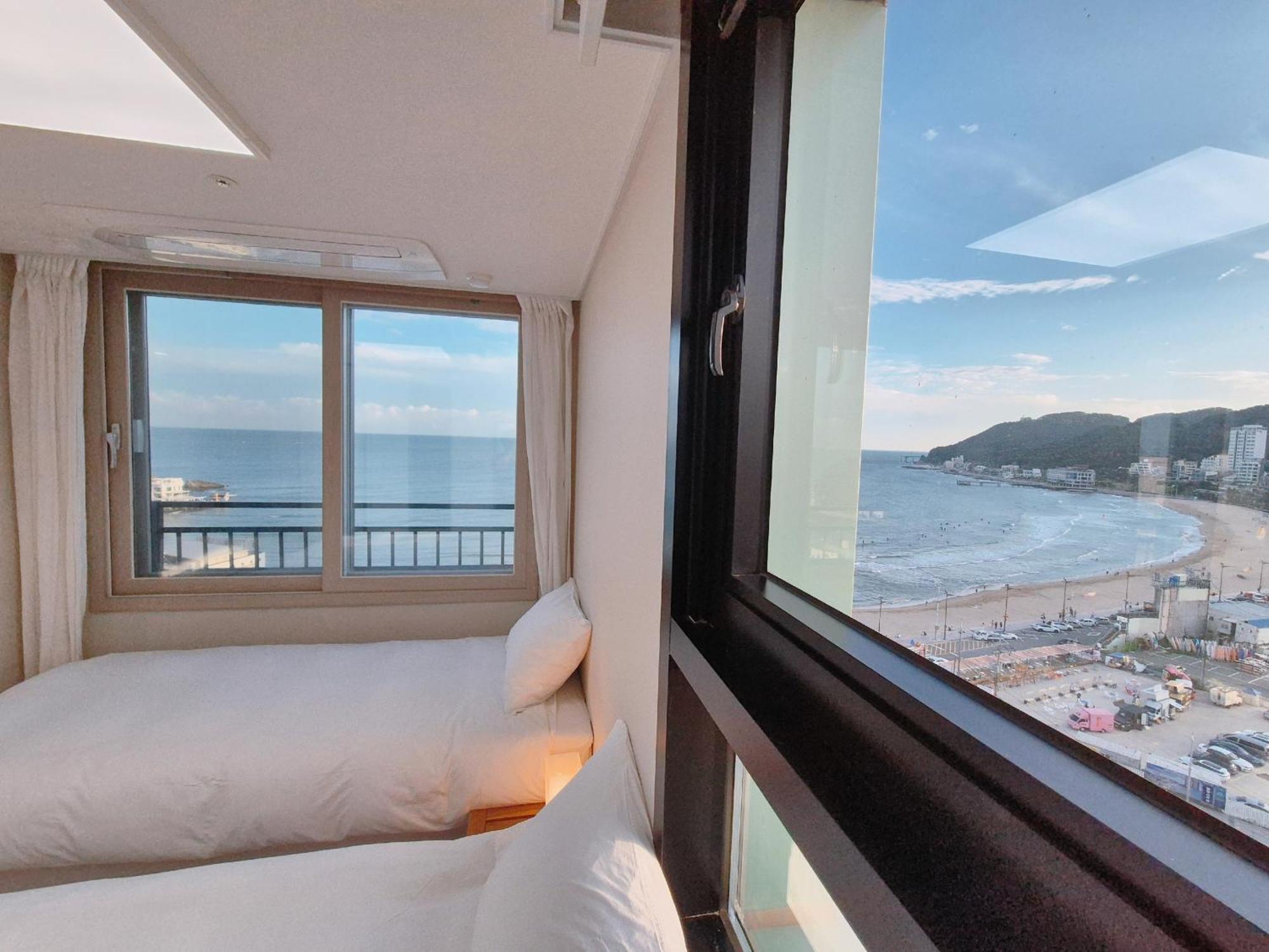 Hotel The First Ocean Songjeong à Busan Extérieur photo